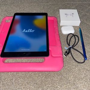 Ipad 8th generation 32gb Wifi Space Gray + with accessories